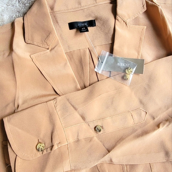 NWT J. Crew Silk patch pocket popover shirt, size XS - Picture 4 of 6